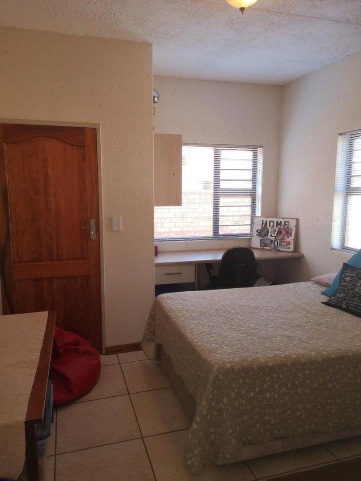 2 Bedroom Property for Sale in Die Bult Western Cape